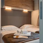Domvs Glamp *