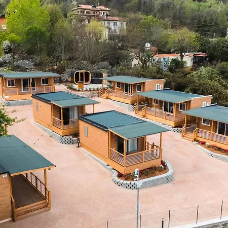 Domvs Glamp ホリデーパーク バヴェーノ