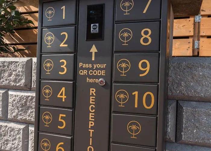 Domvs Glamp ホリデーパーク バヴェーノ