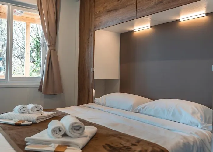 ホリデーパーク Domvs Glamp バヴェーノ