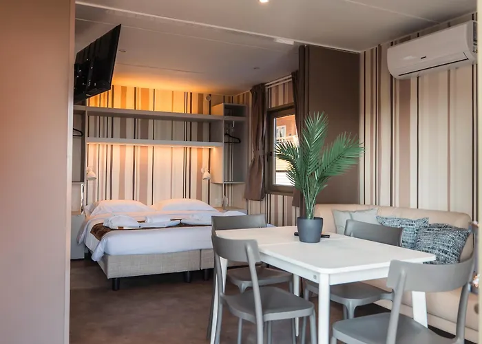 Domvs Glamp ホリデーパーク